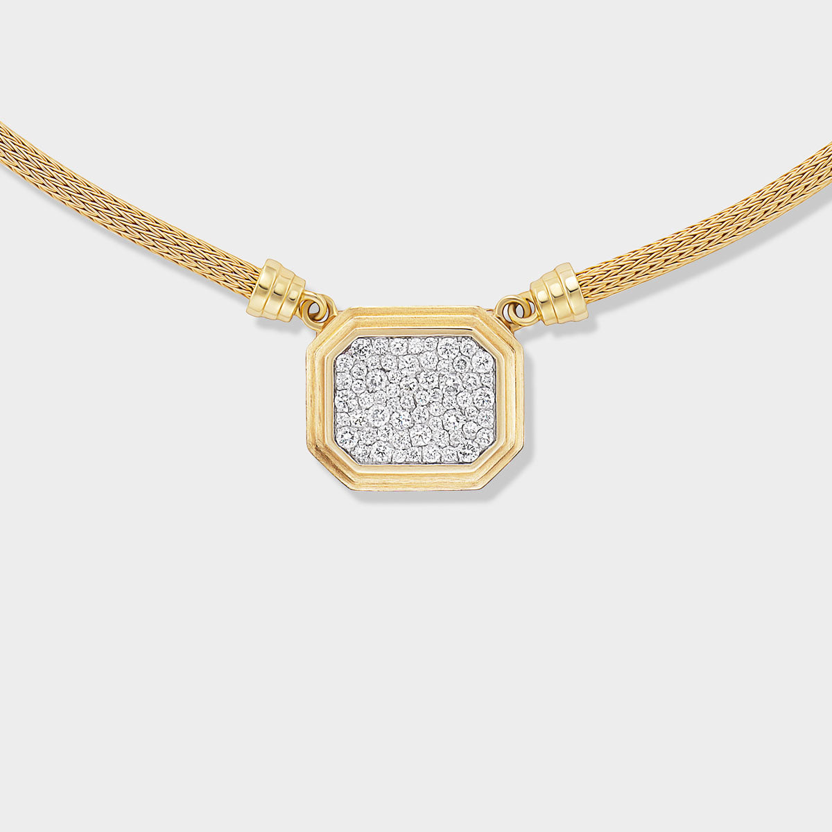 Jumbo Pavé Pendant on mesh chain, white rhodium, detail
